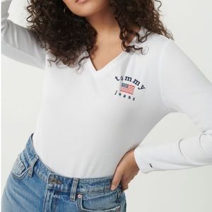 TOMMY HILFIGER V-Neck Long Sleeve Tee